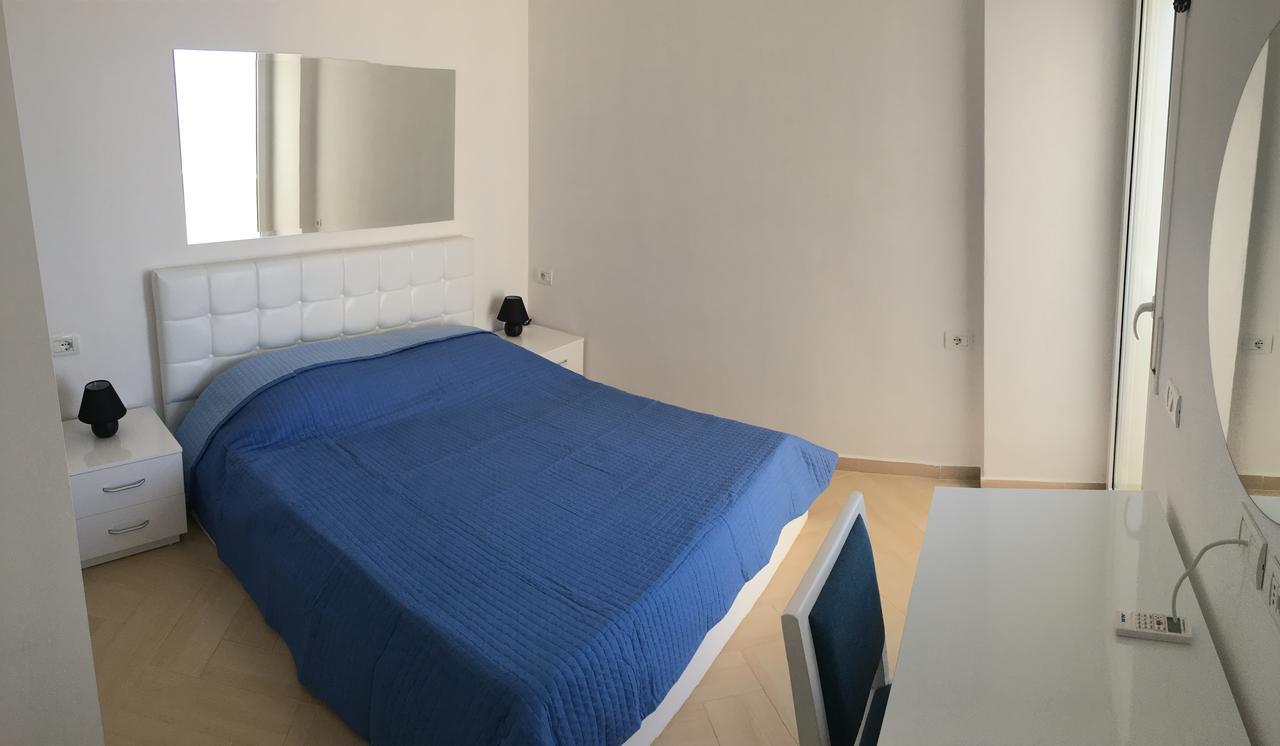 White Apartament Saranda